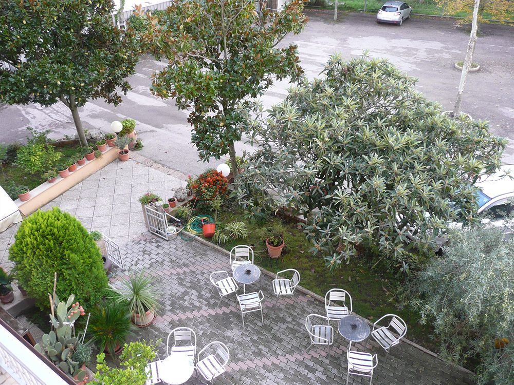 Hotel Darsena Passignano sul Trasimeno Kültér fotó