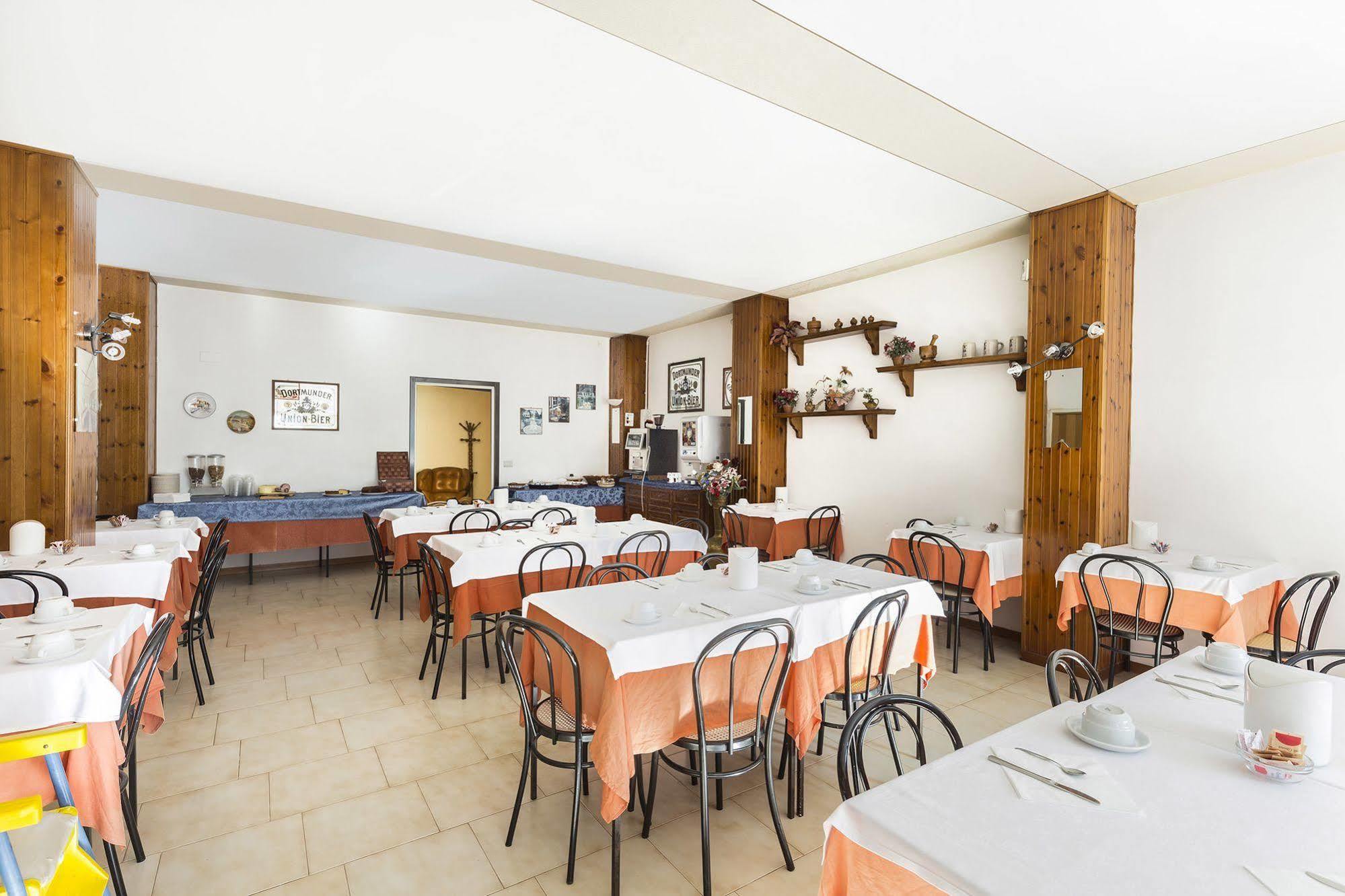Hotel Darsena Passignano sul Trasimeno Kültér fotó