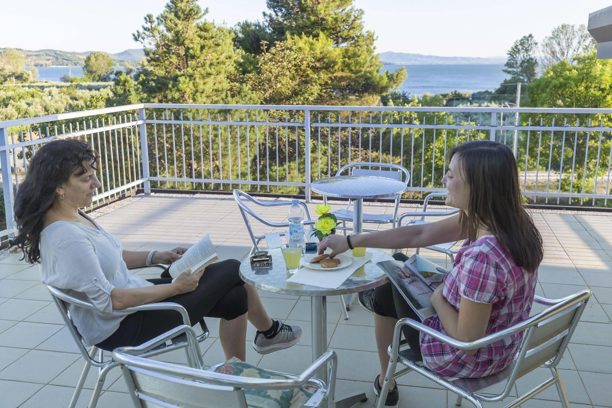 Hotel Darsena Passignano sul Trasimeno Kültér fotó